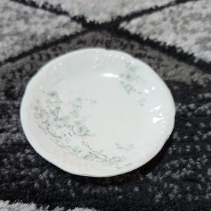 ANTIQUE W.H. GRINDLEY & CO. ENGLAND GREEN FLORAL SCALLOPED COLLECTOR MINI PLATE